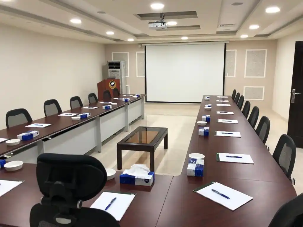 مؤسسة خالد مؤمن للمقاولات والصيانة بالسعودية